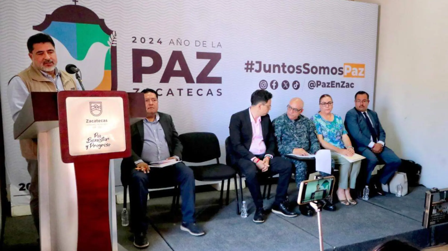 Reunión de la Mesa de Construcción de Paz y del INE